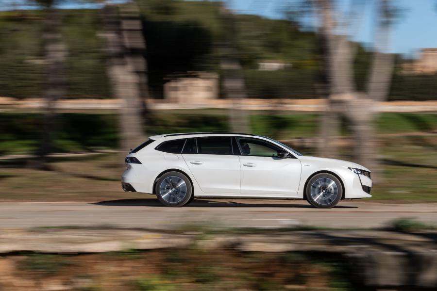  Peugeot 508 SW GT HYBRID 2019 года  (WW) (фото 33 из 40)